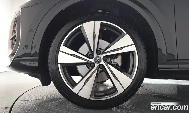 Audi Q5 2025 2.0 автомат (гидро), миниатюра 4 Audi Q5 2025 2.0 автомат (гидро), миниатюра 4