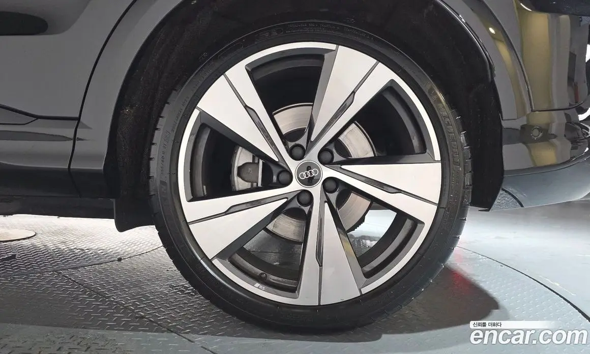 Audi Q5 2025 2.0 автомат (гидро), фото 6 Audi Q5 2025 2.0 автомат (гидро), фото 6