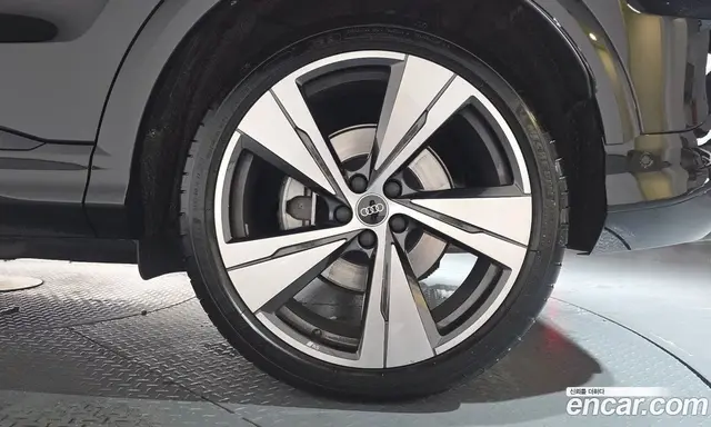 Audi Q5 2025 2.0 автомат (гидро), миниатюра 6 Audi Q5 2025 2.0 автомат (гидро), миниатюра 6