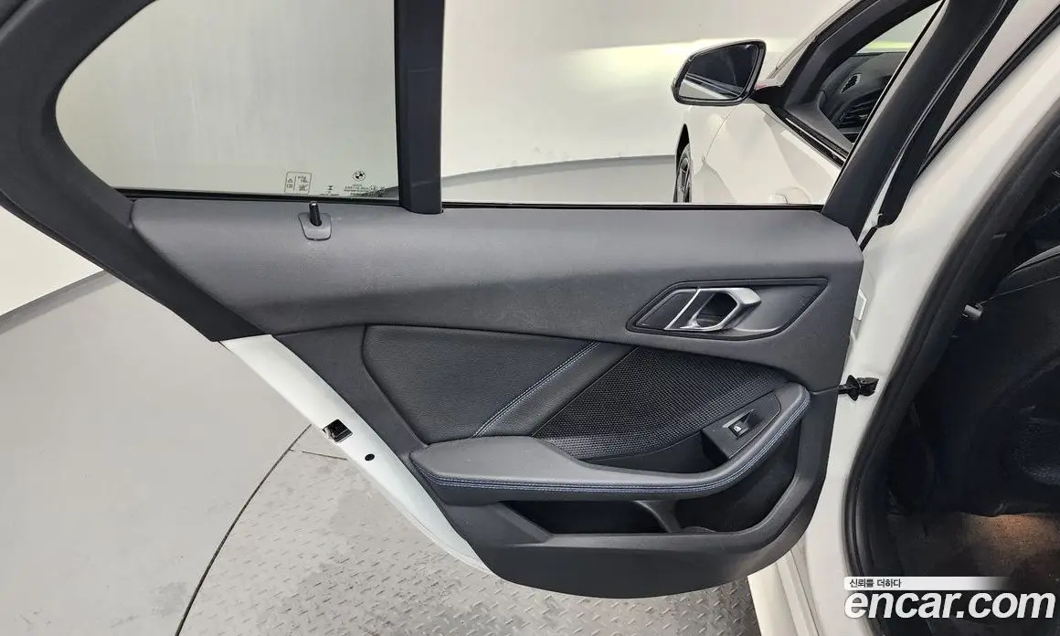 BMW 1 серия 2023 2.0 автомат (гидро), фото 15 BMW 1 серия 2023 2.0 автомат (гидро), фото 15