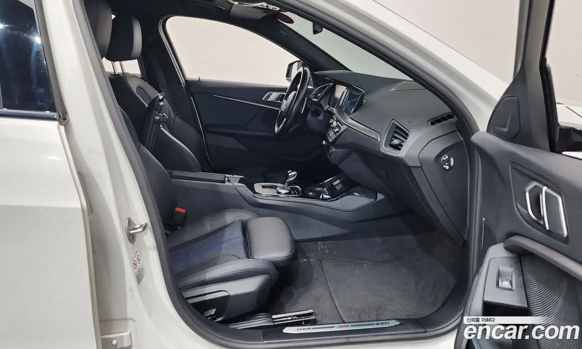 BMW 1 серия 2023 2.0 автомат (гидро), фото 16 BMW 1 серия 2023 2.0 автомат (гидро), фото 16