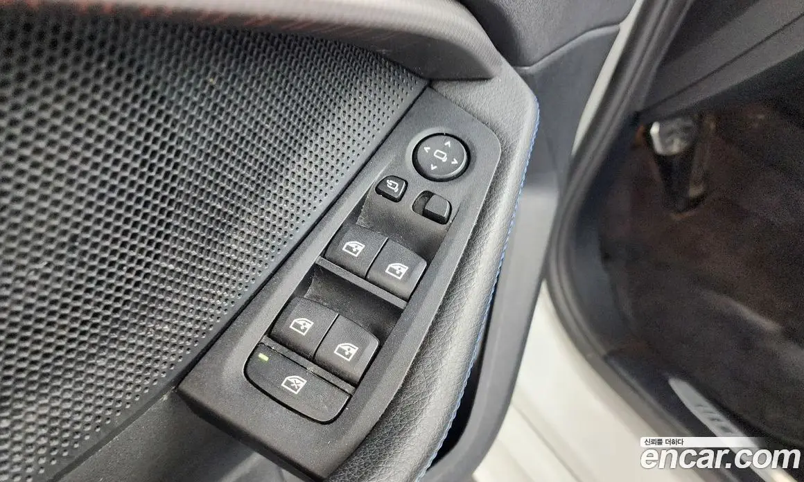BMW 1 серия 2023 2.0 автомат (гидро), фото 30 BMW 1 серия 2023 2.0 автомат (гидро), фото 30