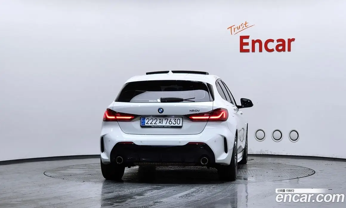 BMW 1 серия 2023 2.0 автомат (гидро), фото 4 BMW 1 серия 2023 2.0 автомат (гидро), фото 4