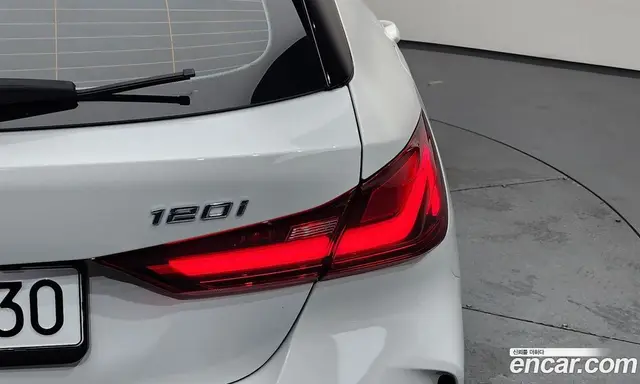 BMW 1 серия 2023 2.0 автомат (гидро), миниатюра 9 BMW 1 серия 2023 2.0 автомат (гидро), миниатюра 9
