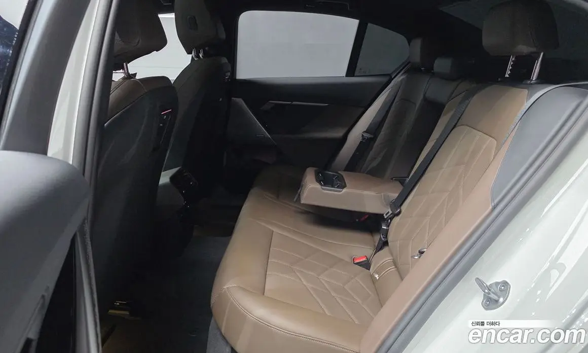 BMW 5 серия 2025 2.0 автомат (гидро), фото 18 BMW 5 серия 2025 2.0 автомат (гидро), фото 18