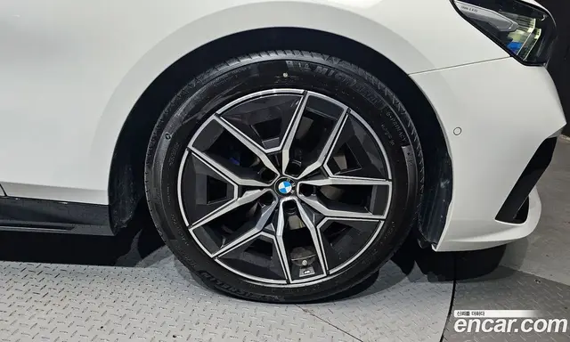 BMW 5 серия 2025 2.0 автомат (гидро), миниатюра 7 BMW 5 серия 2025 2.0 автомат (гидро), миниатюра 7