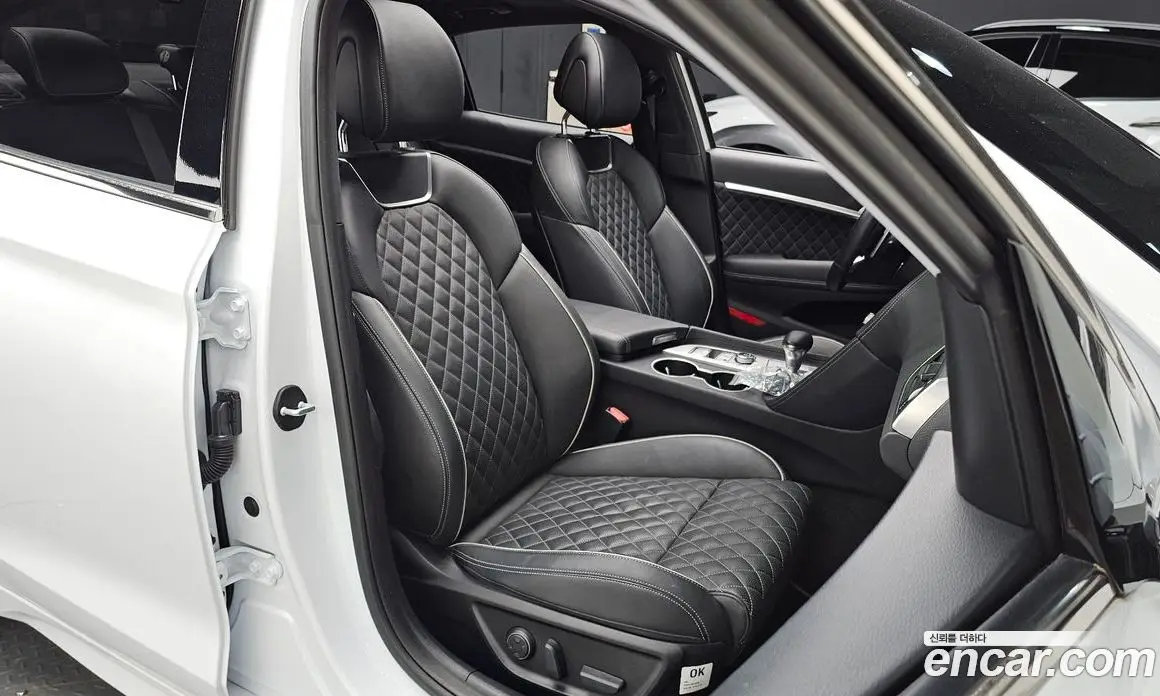 Genesis G70 2018 2.0 автомат (гидро), фото 12 Genesis G70 2018 2.0 автомат (гидро), фото 12