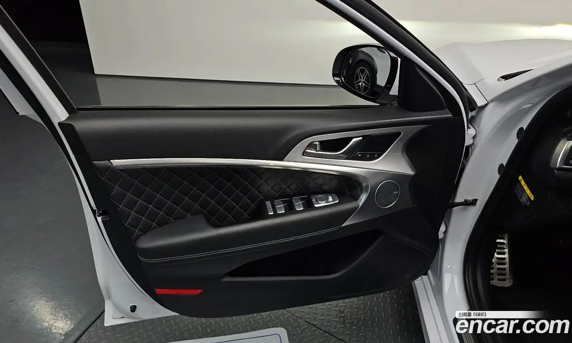 Genesis G70 2018 2.0 автомат (гидро), фото 13 Genesis G70 2018 2.0 автомат (гидро), фото 13