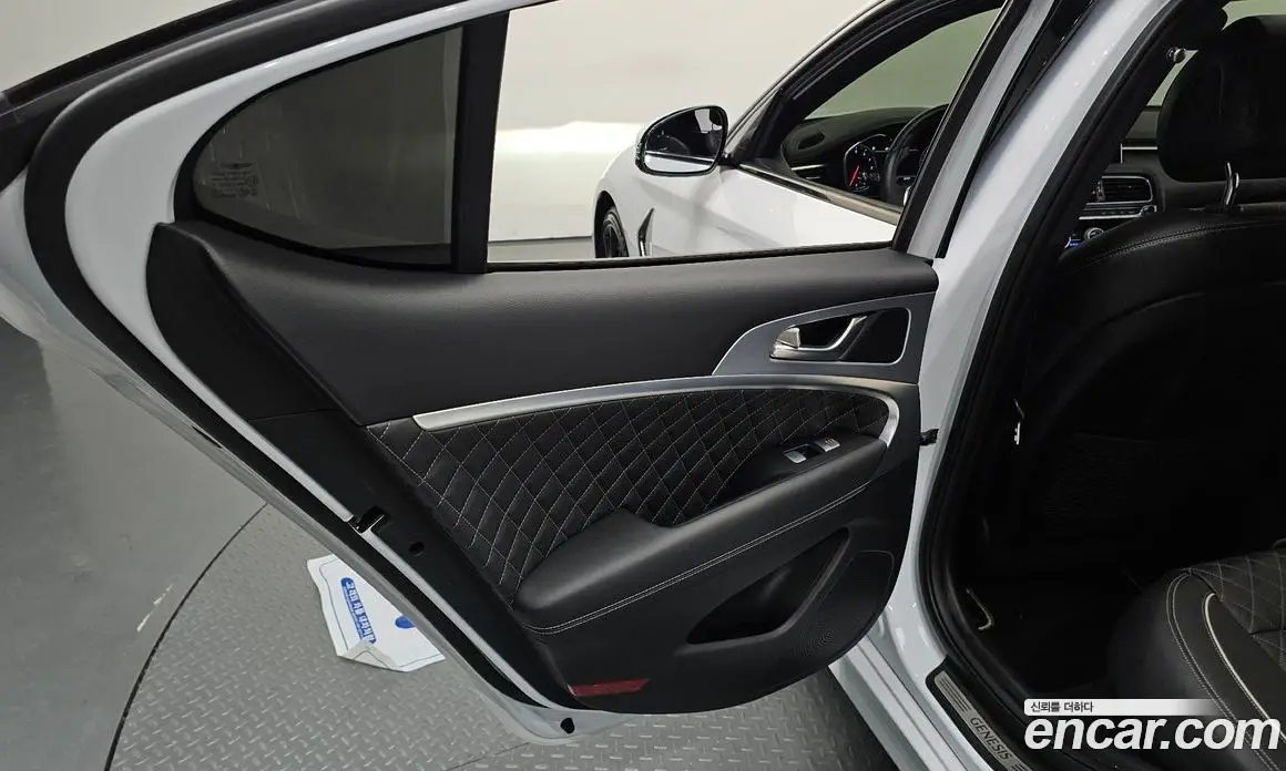 Genesis G70 2018 2.0 автомат (гидро), фото 14 Genesis G70 2018 2.0 автомат (гидро), фото 14