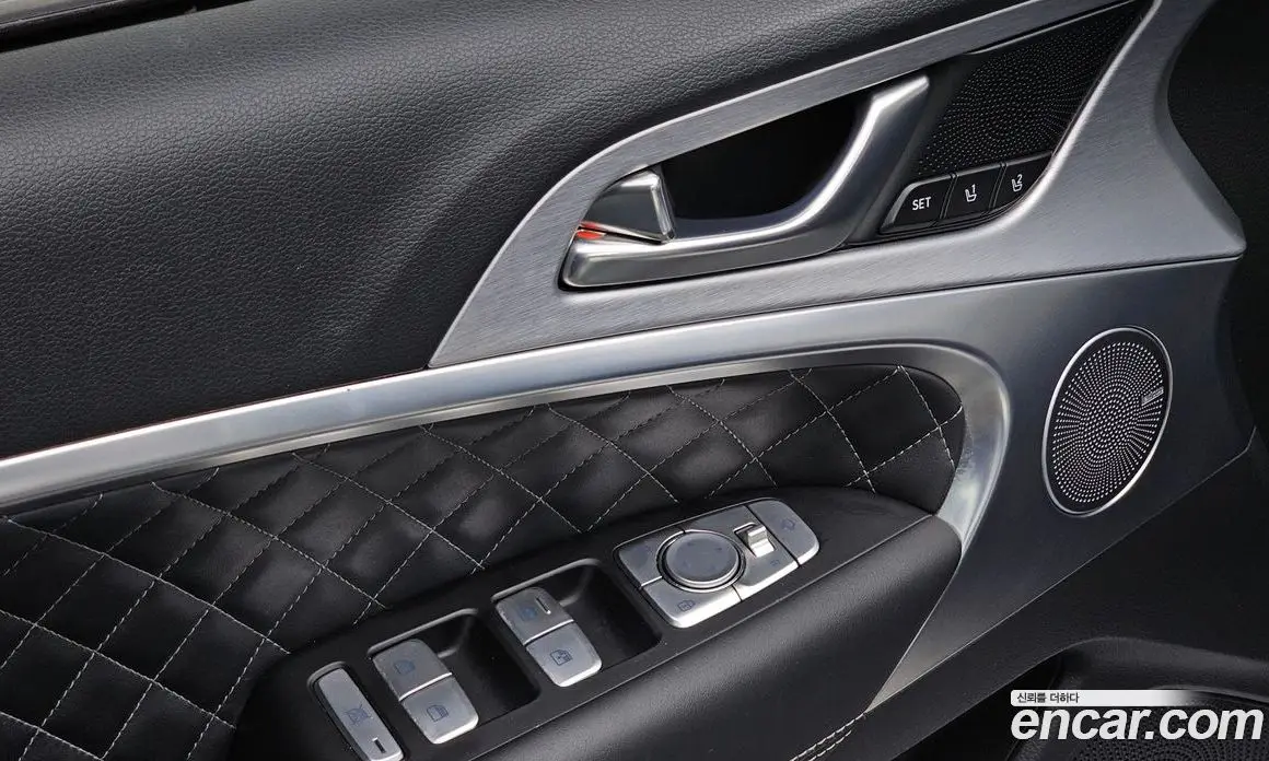 Genesis G70 2018 2.0 автомат (гидро), фото 26 Genesis G70 2018 2.0 автомат (гидро), фото 26