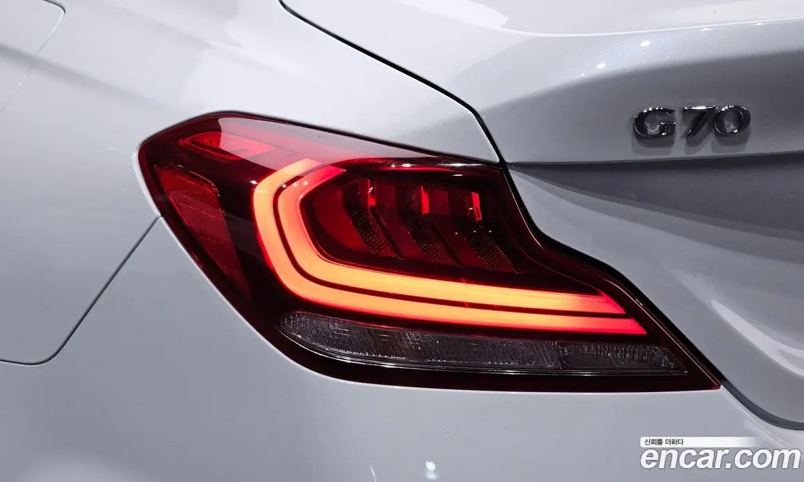 Genesis G70 2018 2.0 автомат (гидро), фото 8 Genesis G70 2018 2.0 автомат (гидро), фото 8
