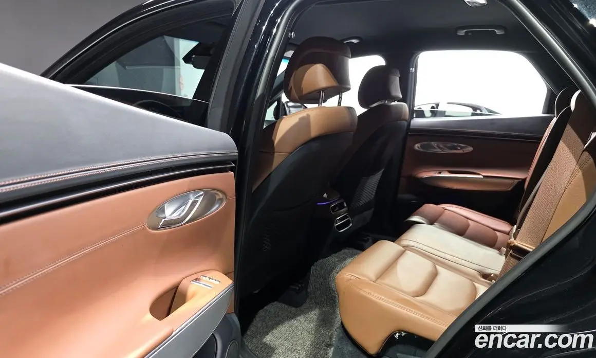 Genesis GV70 2023 2.5 автомат (гидро), фото 11 Genesis GV70 2023 2.5 автомат (гидро), фото 11