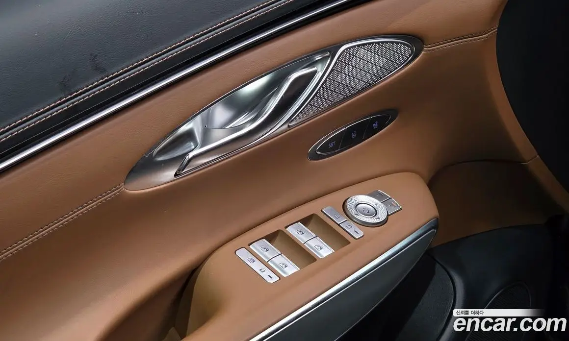 Genesis GV70 2023 2.5 автомат (гидро), фото 16 Genesis GV70 2023 2.5 автомат (гидро), фото 16