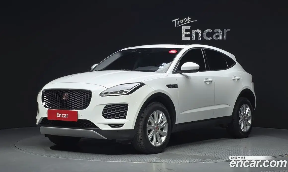 Jaguar E-Pace 2018 2.0 автомат (гидро), фото 1 Jaguar E-Pace 2018 2.0 автомат (гидро), фото 1