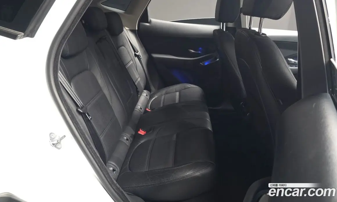 Jaguar E-Pace 2018 2.0 автомат (гидро), фото 17 Jaguar E-Pace 2018 2.0 автомат (гидро), фото 17