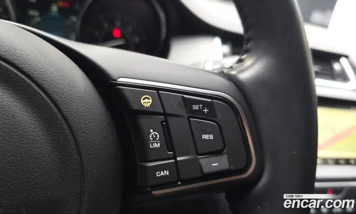 Jaguar E-Pace 2018 2.0 автомат (гидро), фото 26 Jaguar E-Pace 2018 2.0 автомат (гидро), фото 26