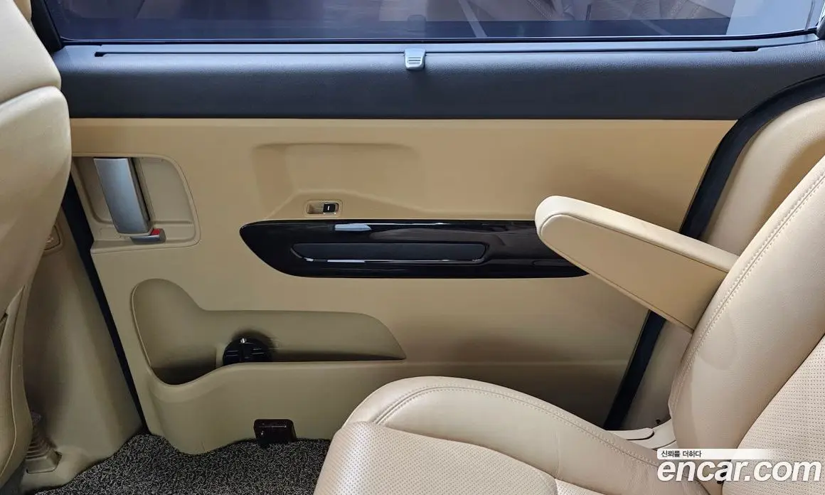 Kia Carnival 2019 2.2 автомат (гидро), фото 15 Kia Carnival 2019 2.2 автомат (гидро), фото 15