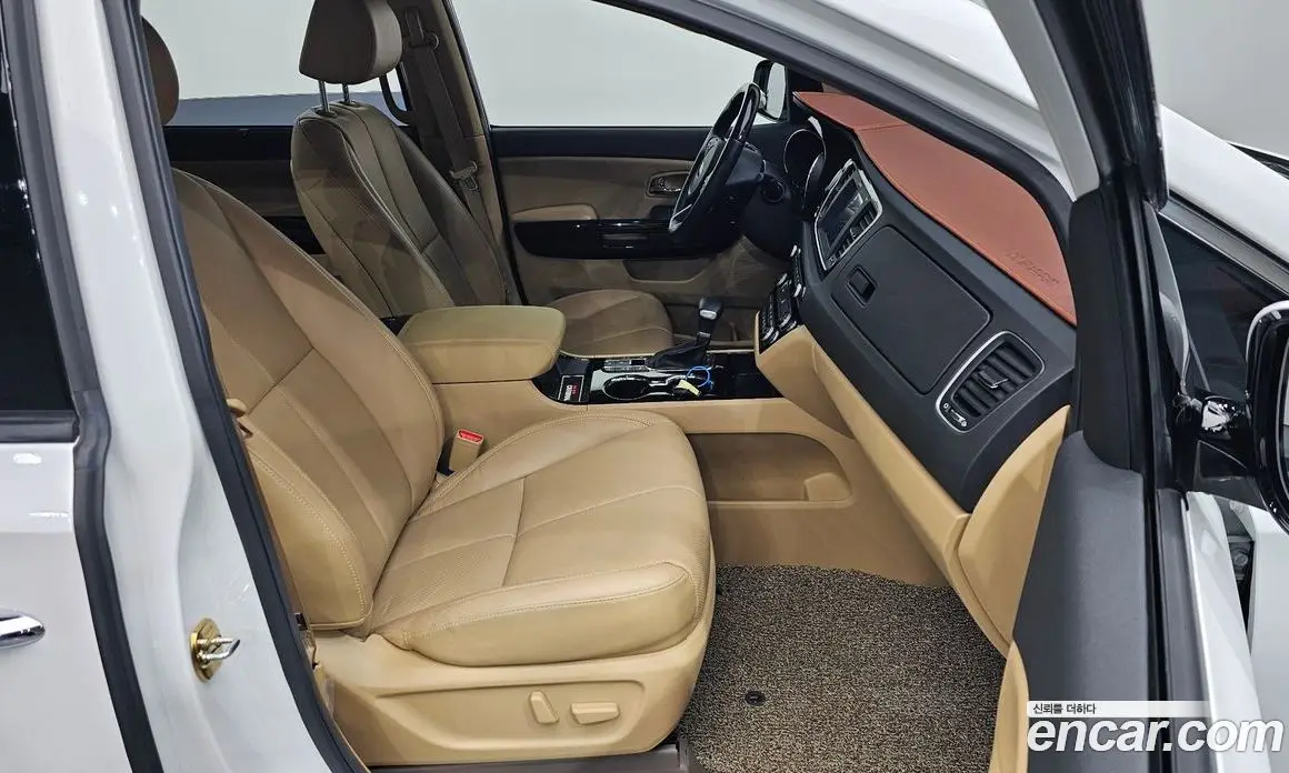 Kia Carnival 2019 2.2 автомат (гидро), фото 16 Kia Carnival 2019 2.2 автомат (гидро), фото 16