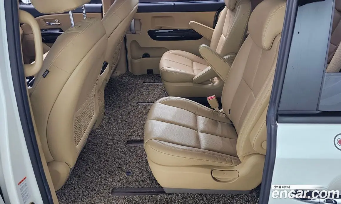 Kia Carnival 2019 2.2 автомат (гидро), фото 17 Kia Carnival 2019 2.2 автомат (гидро), фото 17