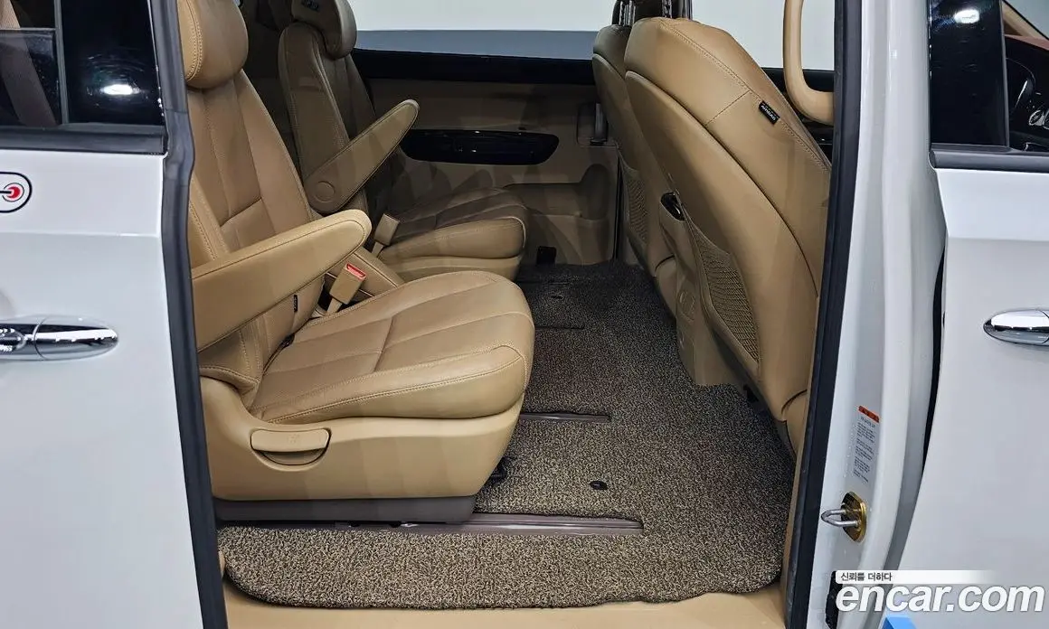 Kia Carnival 2019 2.2 автомат (гидро), фото 18 Kia Carnival 2019 2.2 автомат (гидро), фото 18