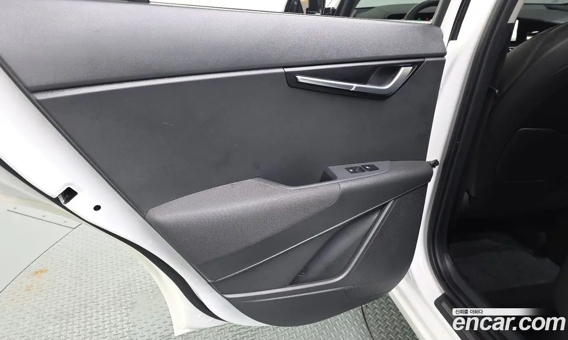 Kia Niro 2024 1.6 автомат (гидро), фото 15 Kia Niro 2024 1.6 автомат (гидро), фото 15