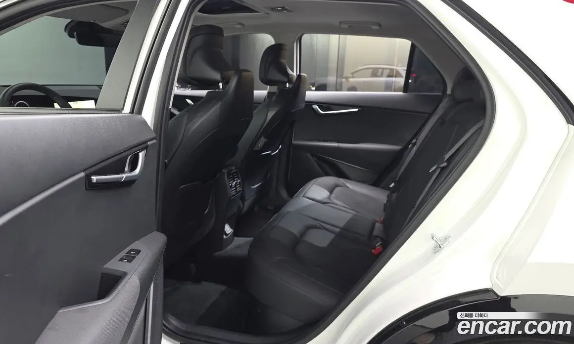 Kia Niro 2024 1.6 автомат (гидро), фото 16 Kia Niro 2024 1.6 автомат (гидро), фото 16