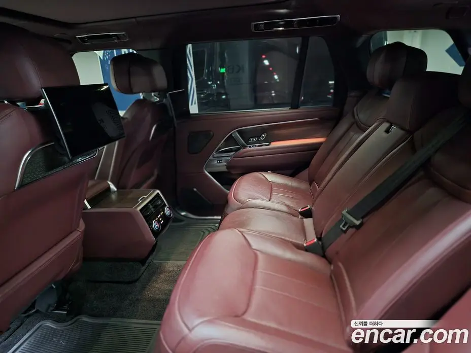 Land Rover Range Rover 2022 4.4 автомат (гидро), фото 8 Land Rover Range Rover 2022 4.4 автомат (гидро), фото 8