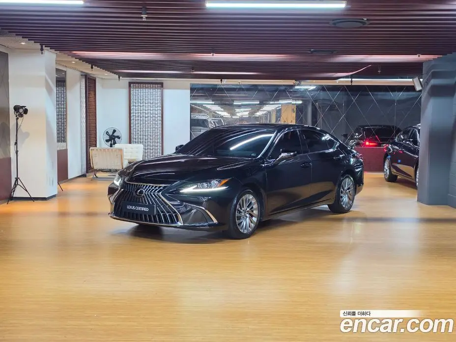 Lexus ES 2023 2.5 автомат (вариатор), фото 1 Lexus ES 2023 2.5 автомат (вариатор), фото 1