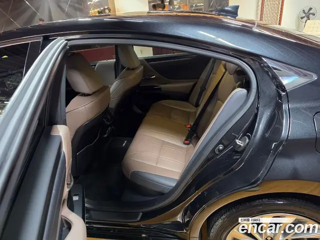 Lexus ES 2023 2.5 автомат (вариатор), миниатюра 12