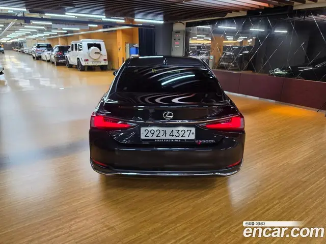 Lexus ES 2023 2.5 автомат (вариатор), миниатюра 4 Lexus ES 2023 2.5 автомат (вариатор), миниатюра 4