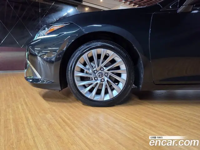 Lexus ES 2023 2.5 автомат (вариатор), миниатюра 5 Lexus ES 2023 2.5 автомат (вариатор), миниатюра 5