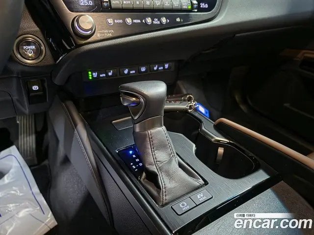 Lexus ES 2023 2.5 автомат (вариатор), миниатюра 9 Lexus ES 2023 2.5 автомат (вариатор), миниатюра 9