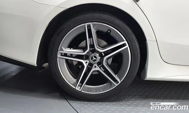 Mercedes-Benz CLS-Class 2019 1.9 автомат (гидро), миниатюра 4 Mercedes-Benz CLS-Class 2019 1.9 автомат (гидро), миниатюра 4