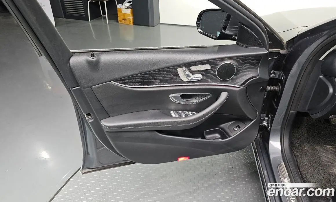 Mercedes-Benz E-Class 2017 2.0 автомат (гидро), фото 13