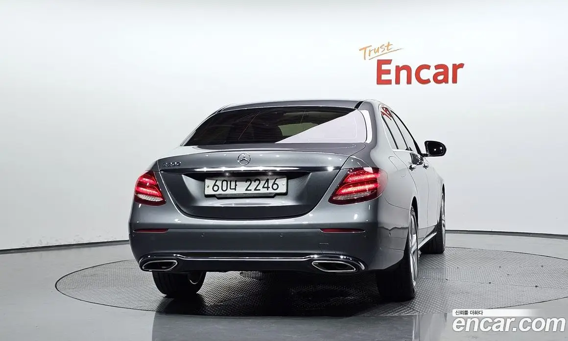 Mercedes-Benz E-Class 2017 2.0 автомат (гидро), фото 3
