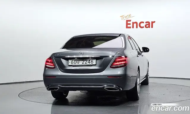 Mercedes-Benz E-Class 2017 2.0 автомат (гидро), миниатюра 3