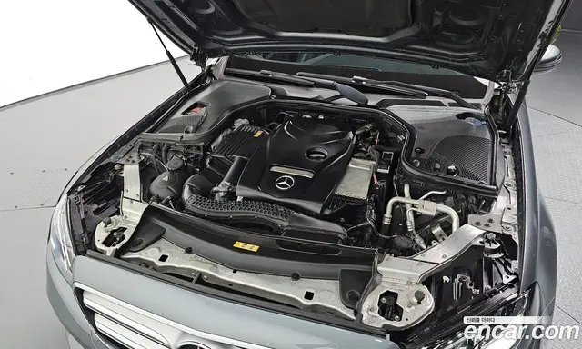 Mercedes-Benz E-Class 2017 2.0 автомат (гидро), миниатюра 5