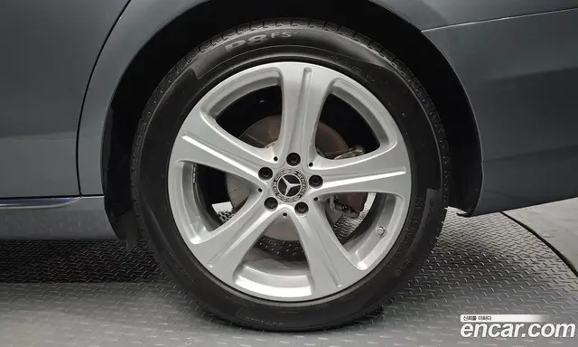 Mercedes-Benz E-Class 2017 2.0 автомат (гидро), миниатюра 6