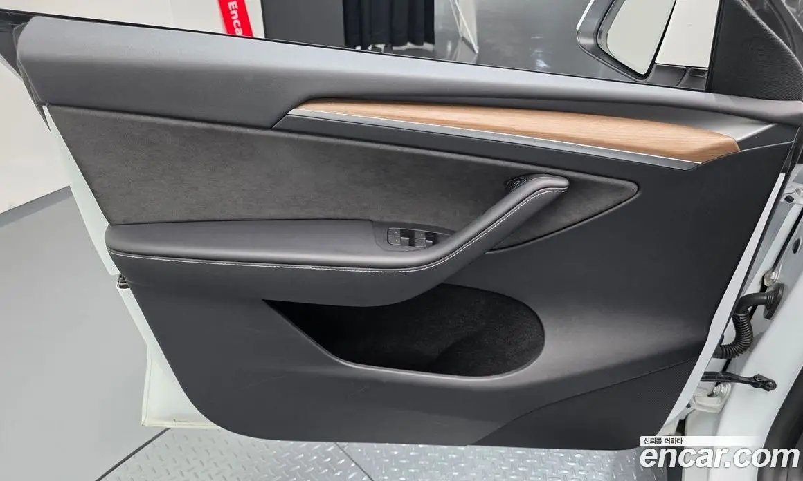 Tesla Model Y 2024 0.2 автомат (гидро), фото 13 Tesla Model Y 2024 0.2 автомат (гидро), фото 13