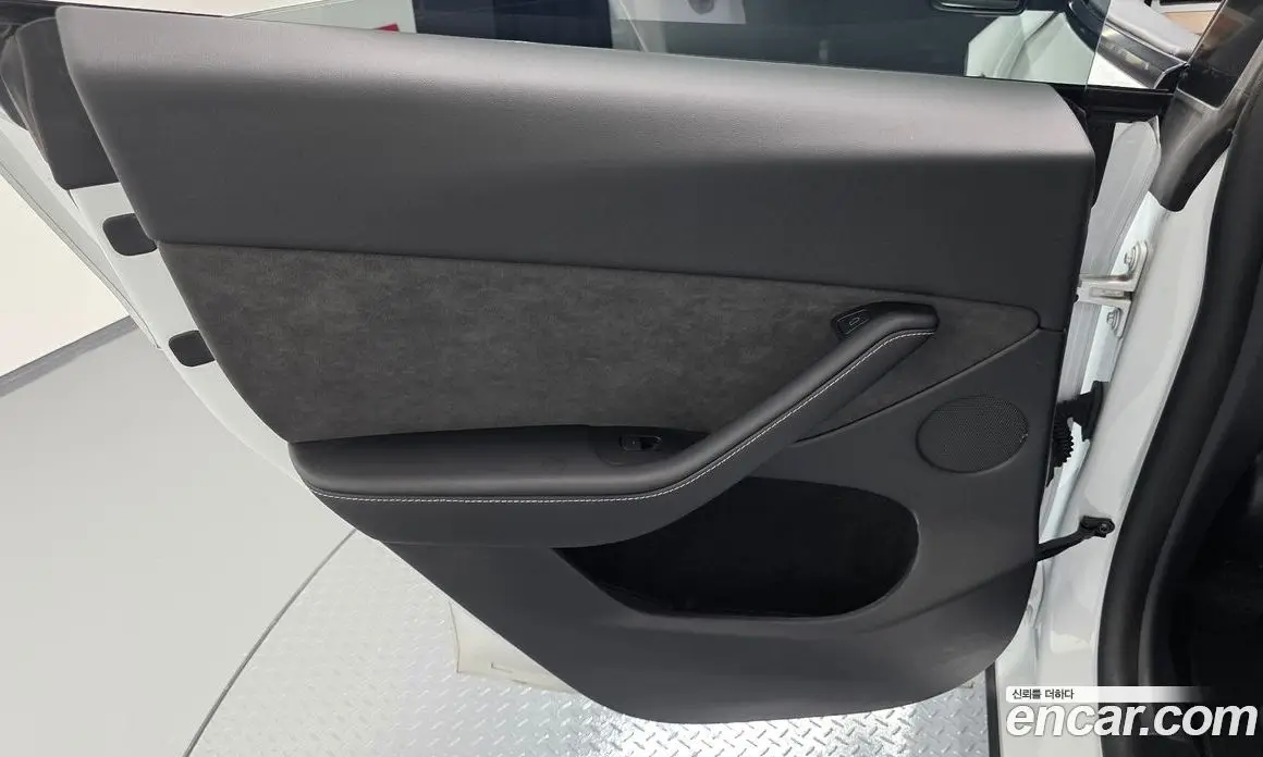 Tesla Model Y 2024 0.2 автомат (гидро), фото 14 Tesla Model Y 2024 0.2 автомат (гидро), фото 14