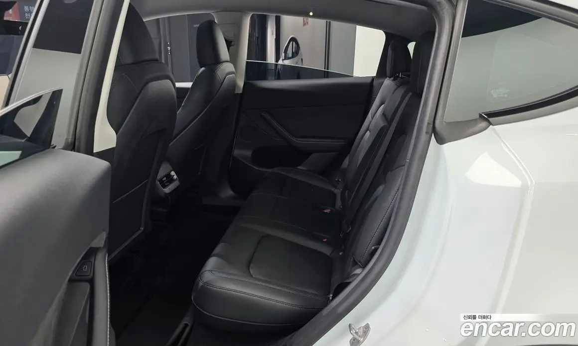 Tesla Model Y 2024 0.2 автомат (гидро), фото 17 Tesla Model Y 2024 0.2 автомат (гидро), фото 17