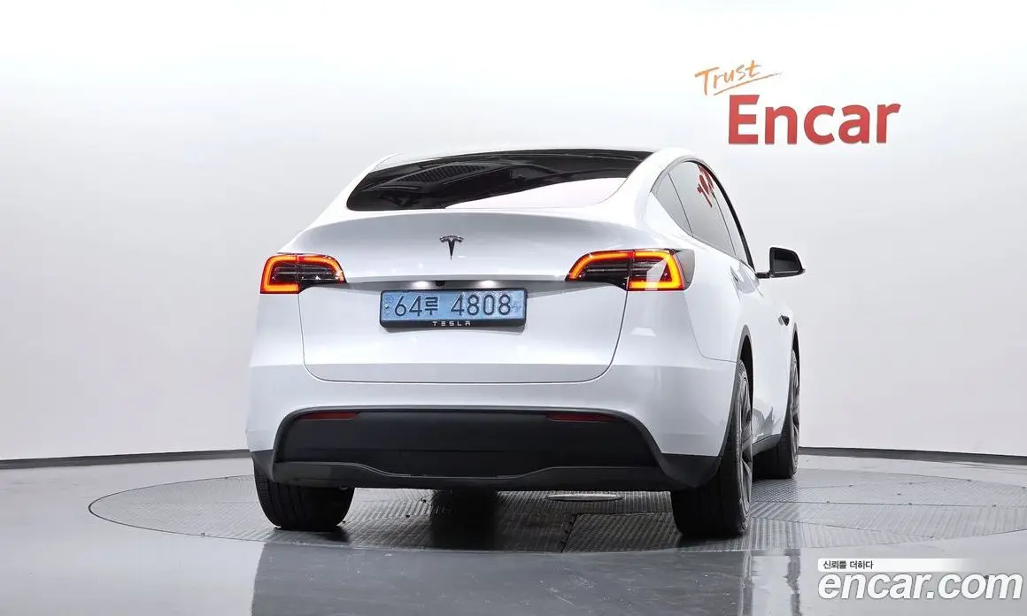 Tesla Model Y 2024 0.2 автомат (гидро), фото 3 Tesla Model Y 2024 0.2 автомат (гидро), фото 3