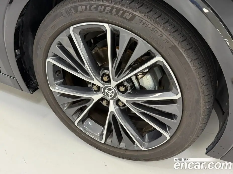 Toyota Prius 2024 2.0 автомат (гидро), фото 14 Toyota Prius 2024 2.0 автомат (гидро), фото 14