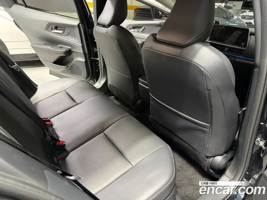Toyota Prius 2024 2.0 автомат (гидро), фото 9 Toyota Prius 2024 2.0 автомат (гидро), фото 9