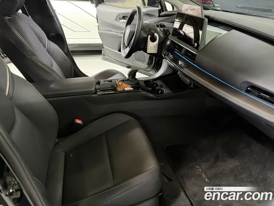 Toyota Prius 2024 2.0 автомат (гидро), фото 10 Toyota Prius 2024 2.0 автомат (гидро), фото 10