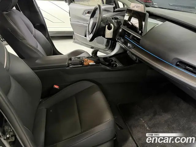 Toyota Prius 2024 2.0 автомат (гидро), миниатюра 10 Toyota Prius 2024 2.0 автомат (гидро), миниатюра 10