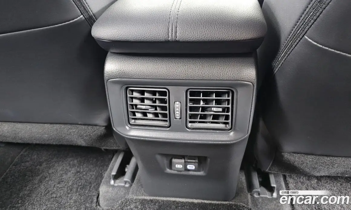 Toyota RAV4 2024 2.5 автомат (гидро), фото 30 Toyota RAV4 2024 2.5 автомат (гидро), фото 30