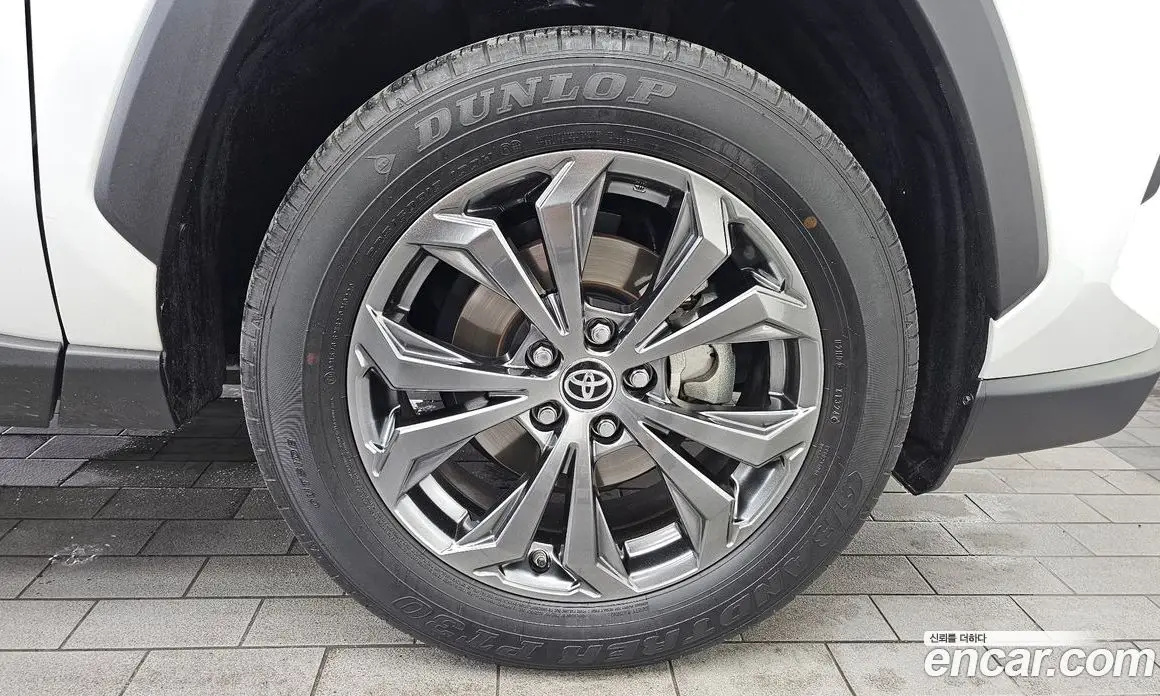 Toyota RAV4 2024 2.5 автомат (гидро), фото 7 Toyota RAV4 2024 2.5 автомат (гидро), фото 7