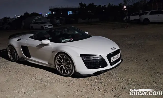 Audi R8, 2015, 80 880 км Audi R8, 2015, 80 880 км
