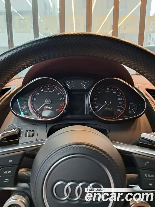 Audi R8 2015 5.2 автомат (гидро), миниатюра 4